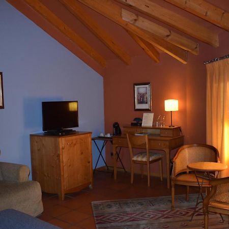 Hotel Sara De Ur La Cabrera Exteriér fotografie
