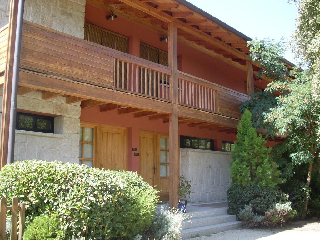Hotel Sara De Ur La Cabrera Exteriér fotografie