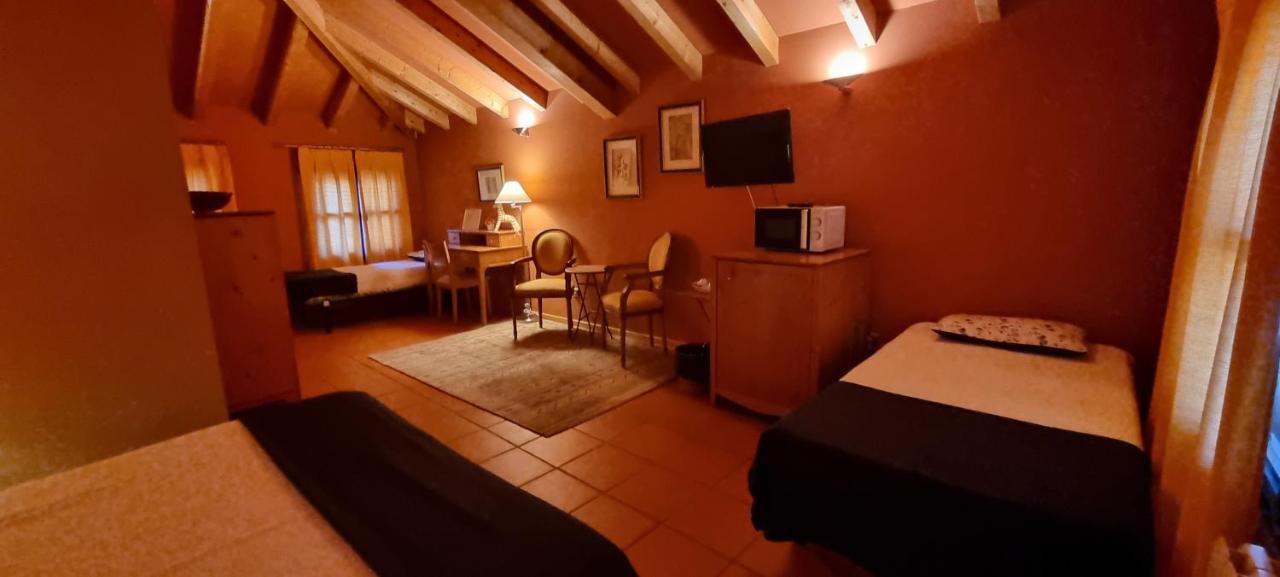 Hotel Sara De Ur La Cabrera Exteriér fotografie