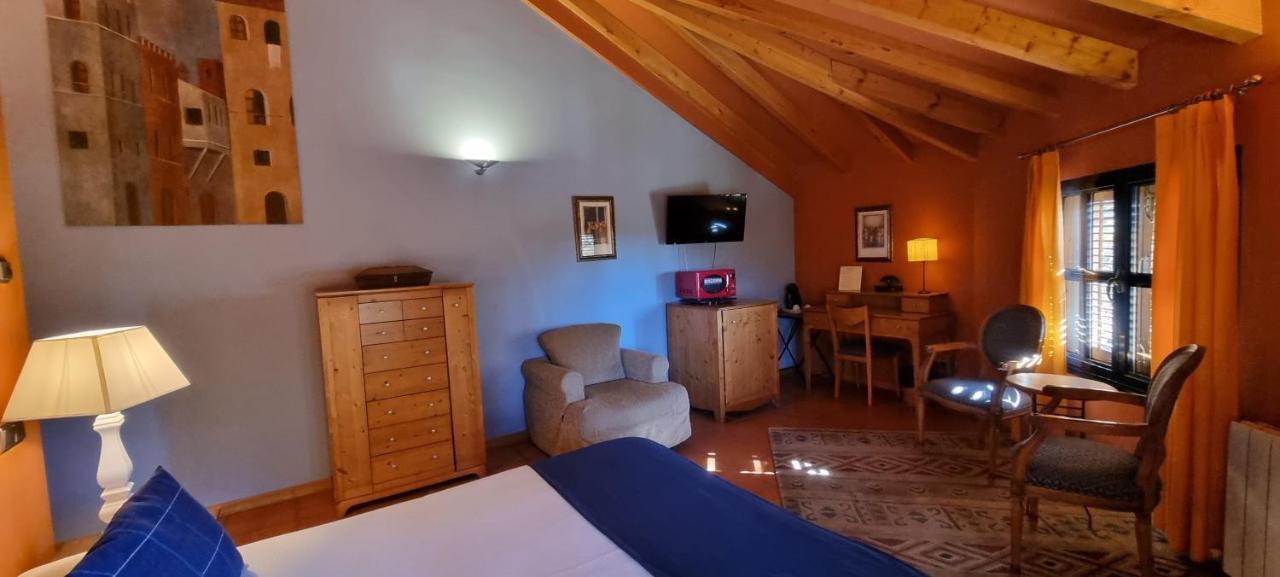 Hotel Sara De Ur La Cabrera Exteriér fotografie