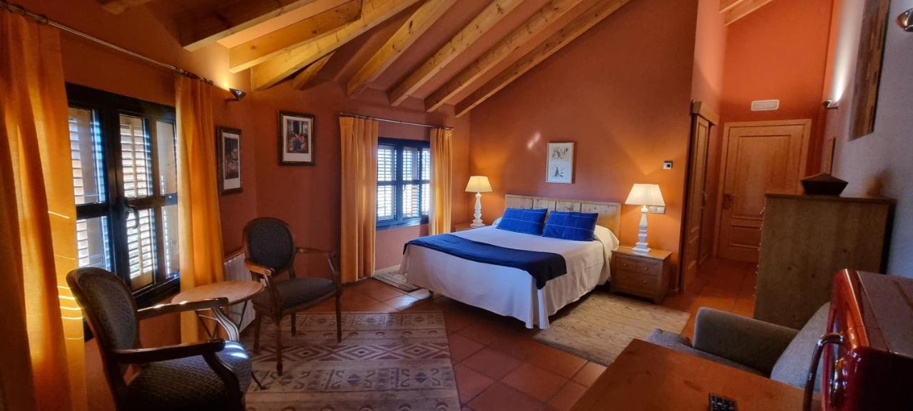 Hotel Sara De Ur La Cabrera Exteriér fotografie