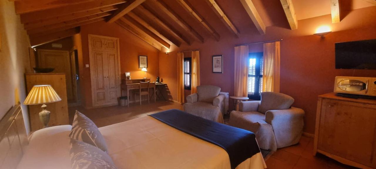 Hotel Sara De Ur La Cabrera Exteriér fotografie