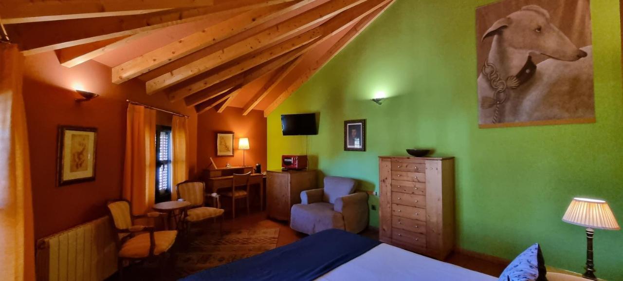 Hotel Sara De Ur La Cabrera Exteriér fotografie