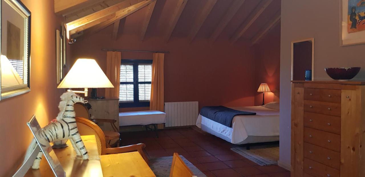 Hotel Sara De Ur La Cabrera Exteriér fotografie