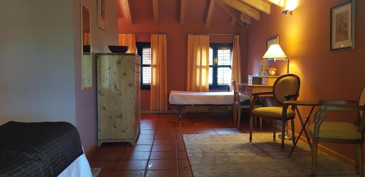 Hotel Sara De Ur La Cabrera Exteriér fotografie