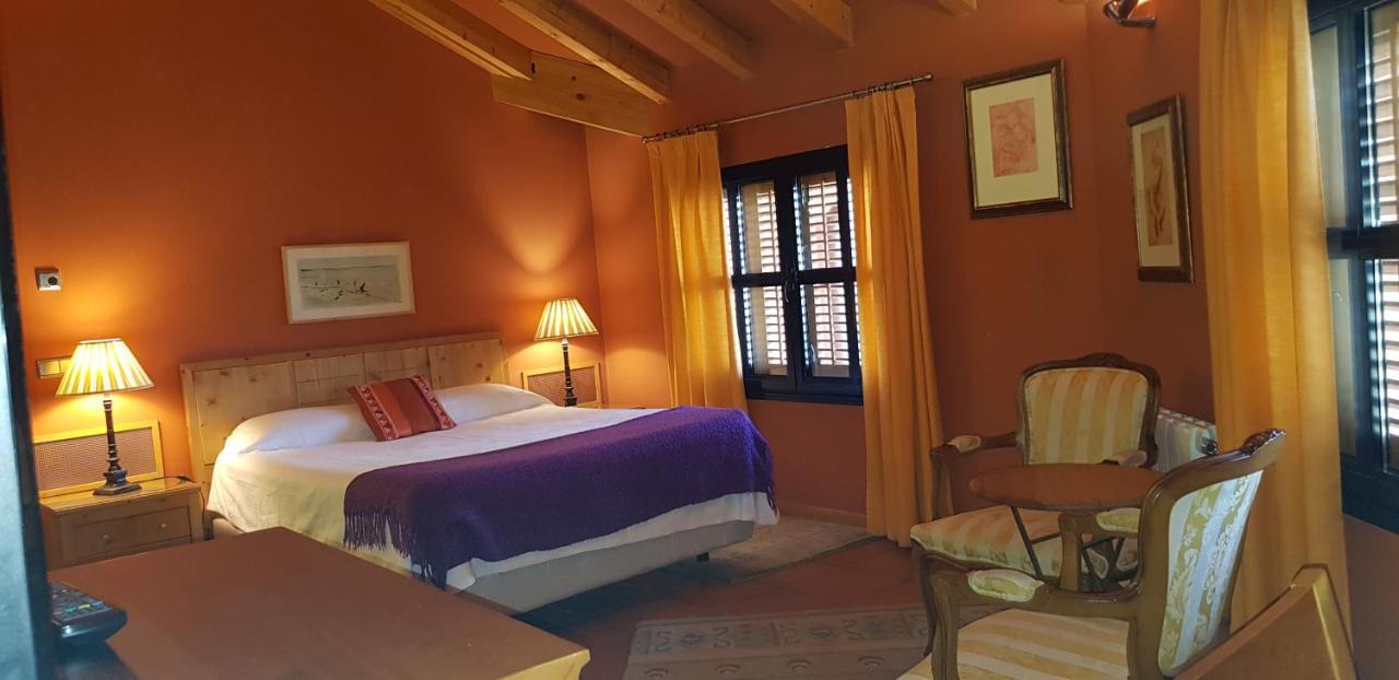 Hotel Sara De Ur La Cabrera Exteriér fotografie