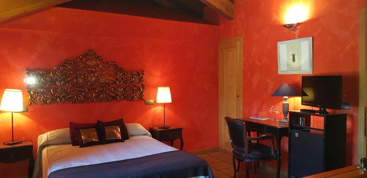 Hotel Sara De Ur La Cabrera Exteriér fotografie