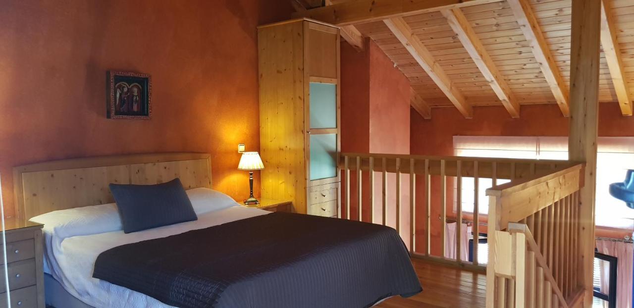 Hotel Sara De Ur La Cabrera Exteriér fotografie