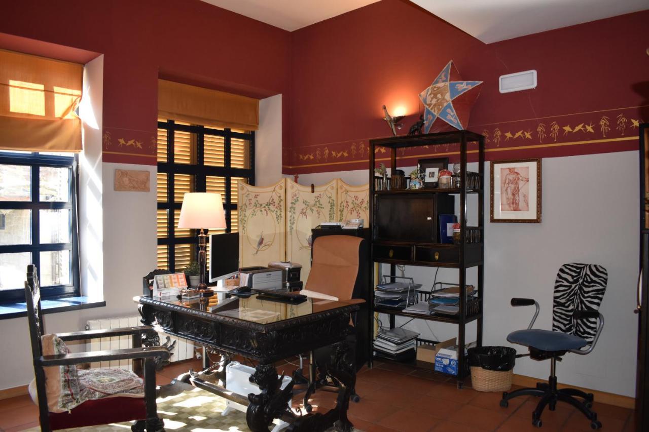 Hotel Sara De Ur La Cabrera Exteriér fotografie