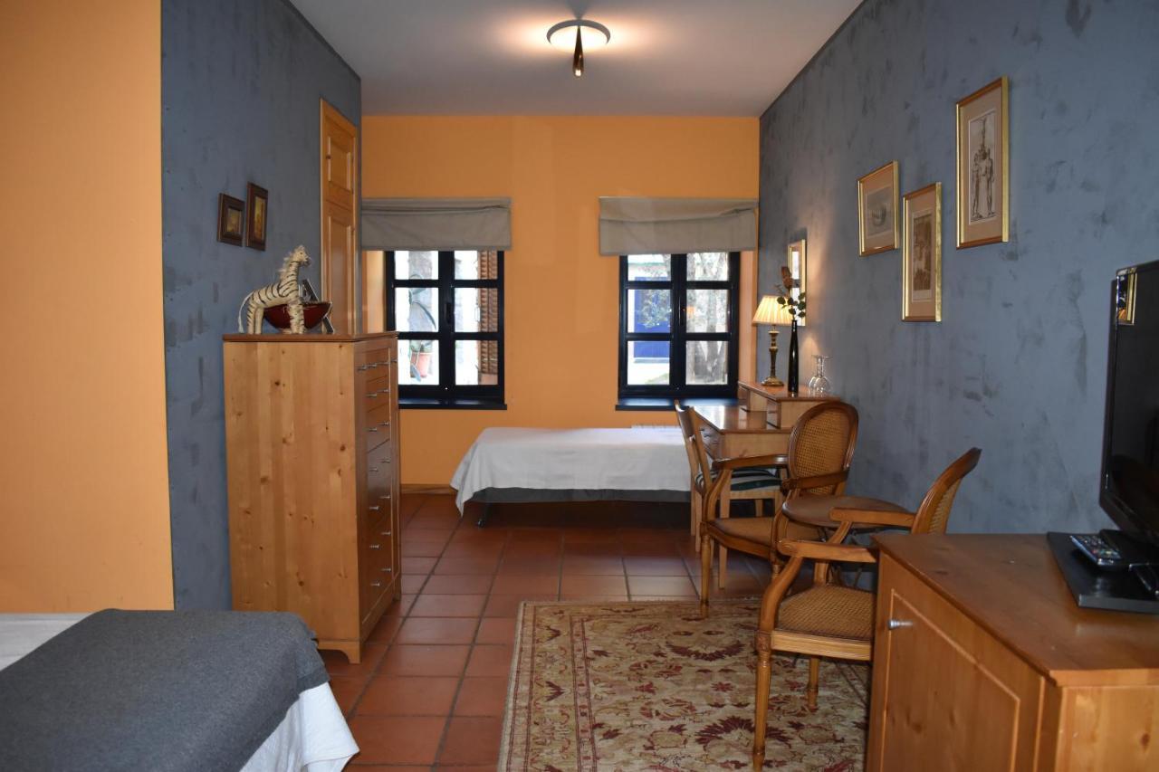 Hotel Sara De Ur La Cabrera Exteriér fotografie