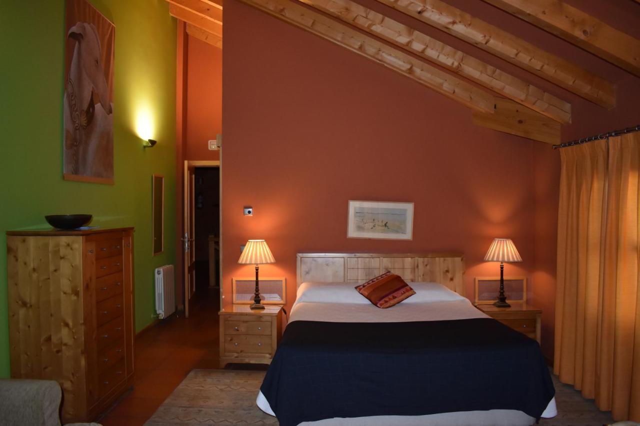 Hotel Sara De Ur La Cabrera Exteriér fotografie